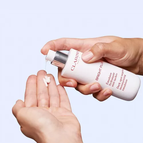 Clarins Tagespflege^Bright Plus Emulsion Hydratante Anti-Taches - Feuchtigkeit Spendende Emulsion Bei Pigmentflecken